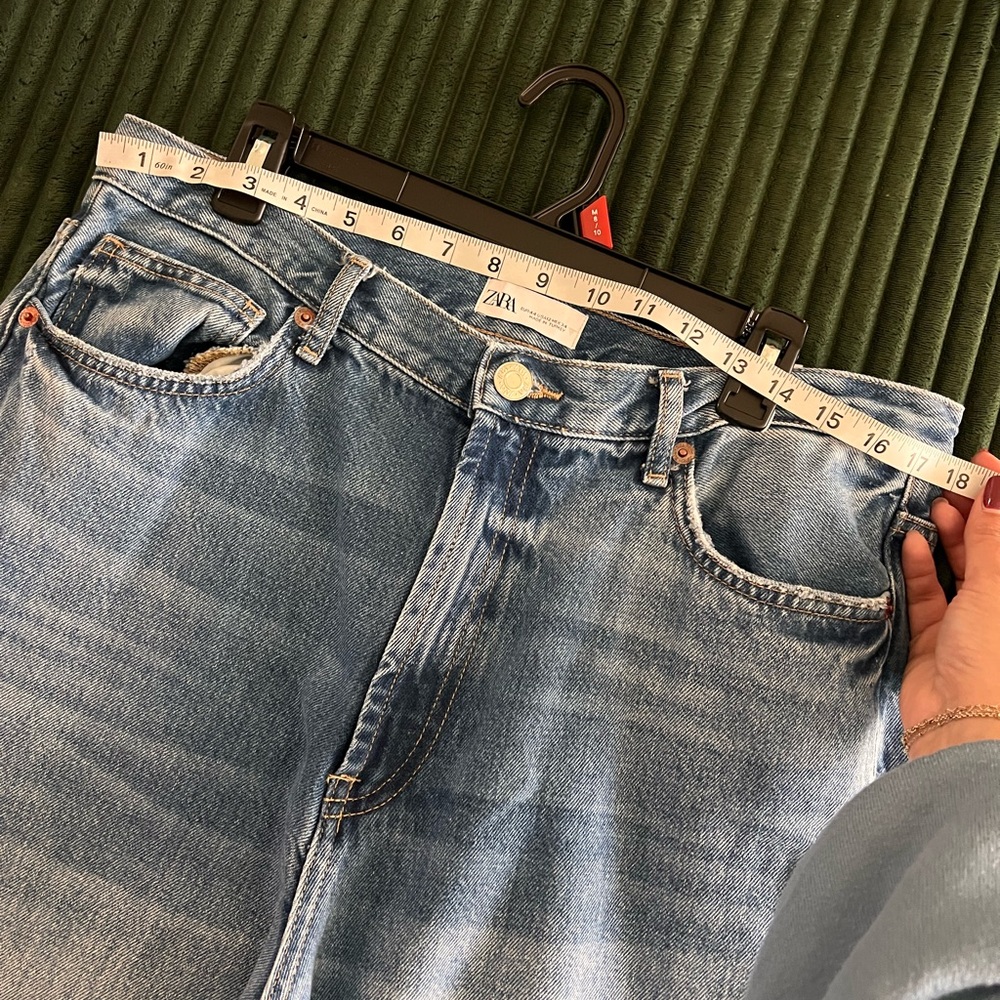 ZARA High Rise Straight Leg Jeans Raw Hem Vintage Wash US Size 12 - LIKE NEW - Picture 5 of 8